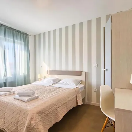 Barmel 2 Mit Balkon * Pula